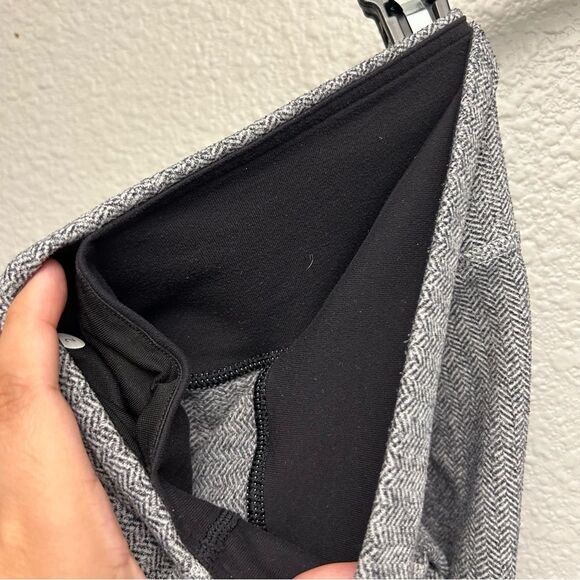 Lululemon Athletica Crop 21” Mini Grey Heathered Herringbone Size 2 - Picture 3 of 14